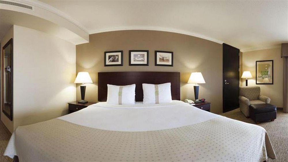Radisson Conference Center Hotel 3*