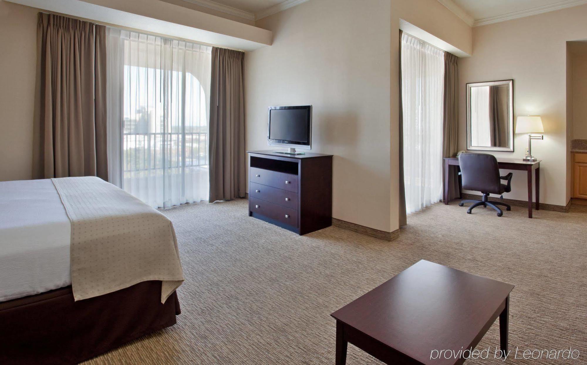 Hotel Radisson Conference Center 3*